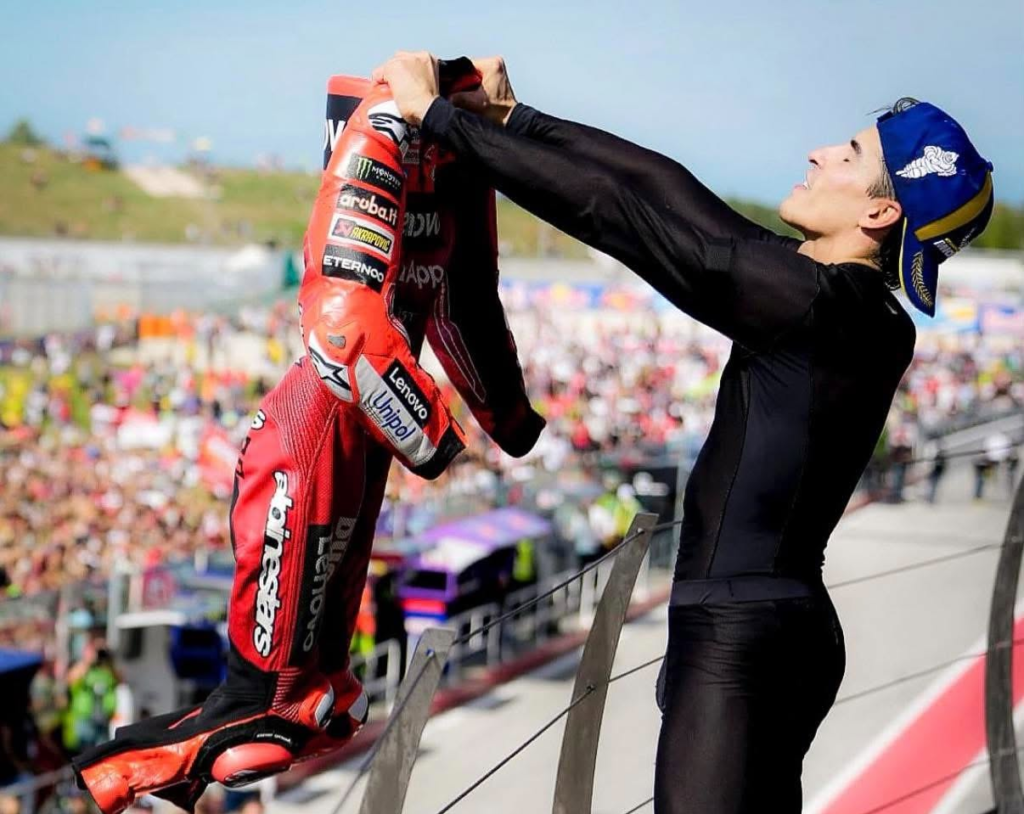 Czy Marc Marquez zostanie liderem na ziemi Valentino Rossiego?